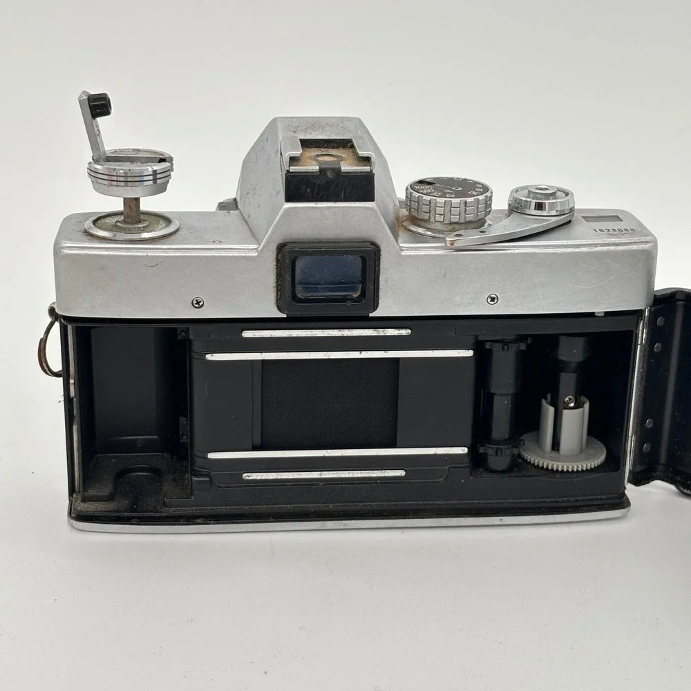 Minolta SRT 201 35mm SLR Film Camera with‎ MC Rokkor-X PF 50mm f1.7 Lens Silver